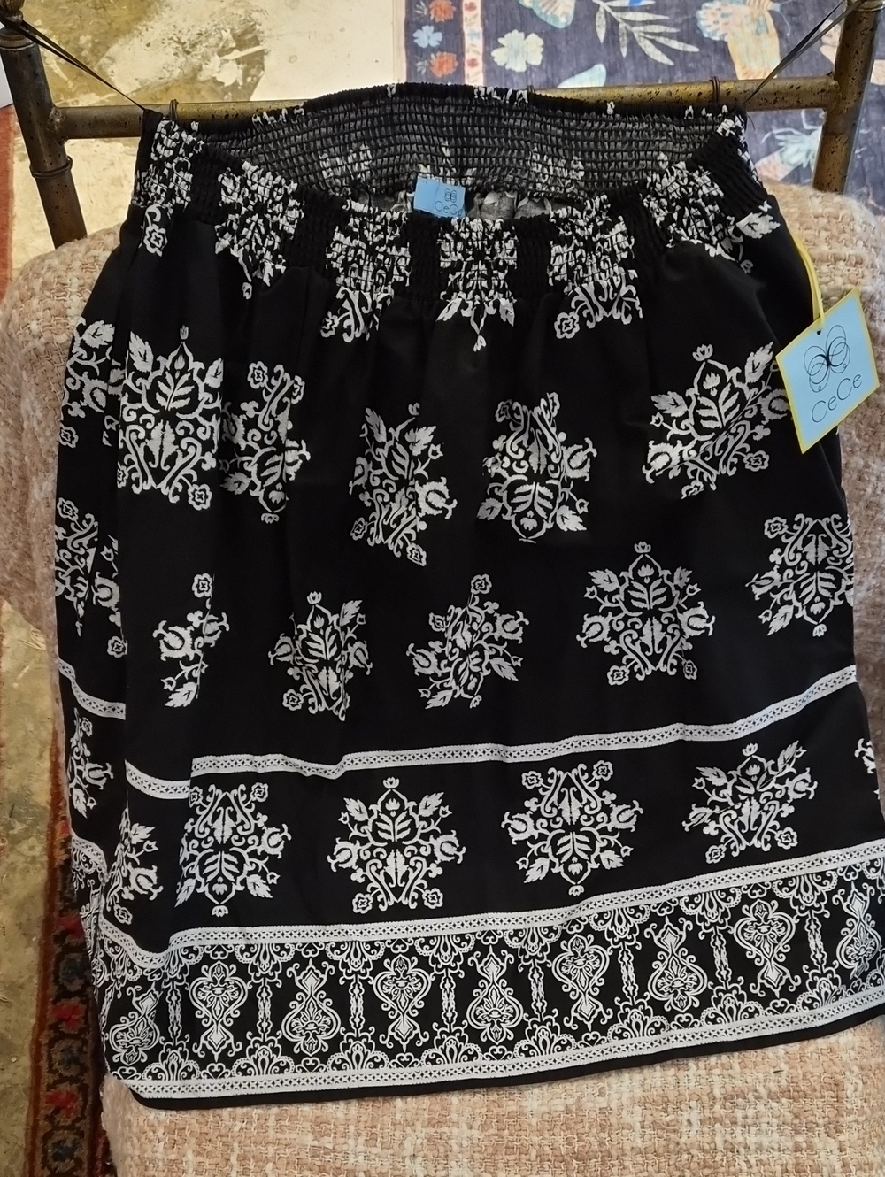 CeCe, Size XL, Black and White Printed Elastic Waist Mini/Midi Skirt,Two Pockets